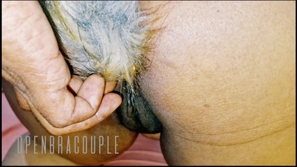 पत्नी पादती हुई, पति उसकी मोटी गांड को चूसता हुआ