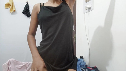 आज रात मेरी चूत इतनी गीली हो गई कि देसी भारतीय फिंगरिंग 2