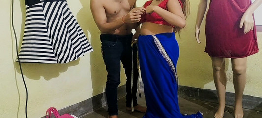 इंडियन भाभी टेलर ब्लाउज़ में आईं और शुरू हो गईं