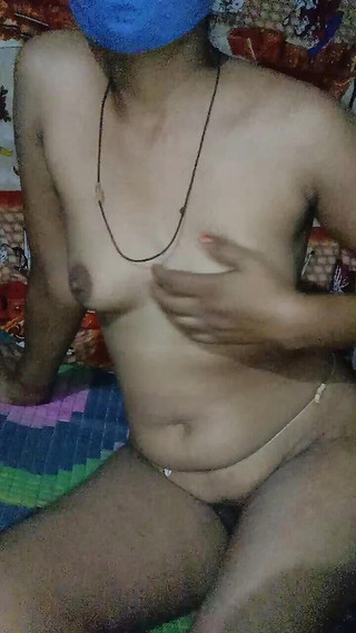 देहाती प्यास चूत की प्यास बहुत बड़ी है