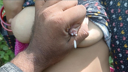 गाँव की भाभी को जंगल में ले जाकर चोदा