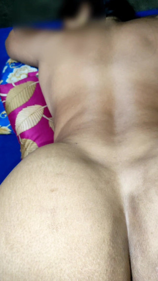 भारतीय देसी भाभी सौतेली माँ को पति की अनुपस्थिति में सौतेले बेटे ने चोदा