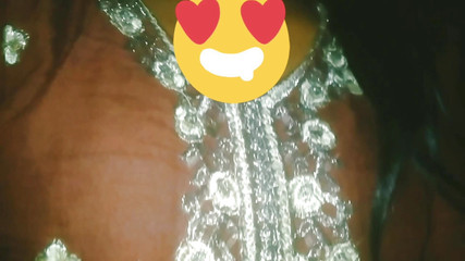 देसी व्लॉग हॉट उर्दू या अंग्रेजी