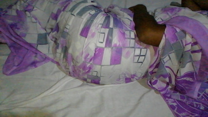 भारतीय लड़की को कुछ मजा मिलता है