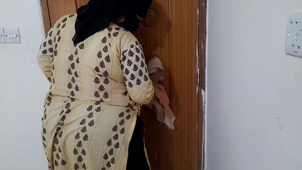 पंजाबी हिंदू भाभी को घर की सफ़ाई करते समय एक आदमी ने चोदा - नवविवाहित भारतीय भाभी (हिंदी स्पष्ट ऑडियो)