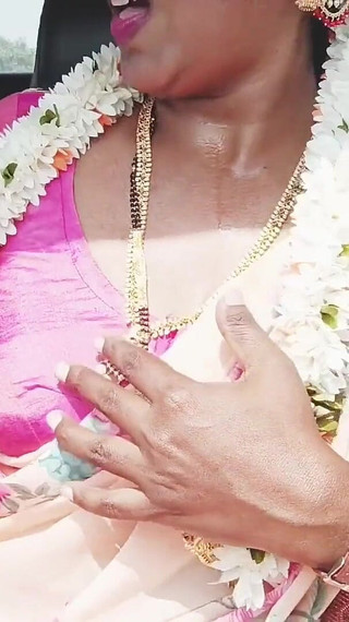 पति के दोस्त के साथ चुदाई के लिए भारतीय कार सेक्स तेलुगु साड़ी गृहिणी कार यात्रा। तेलुगु गंदी बातें.