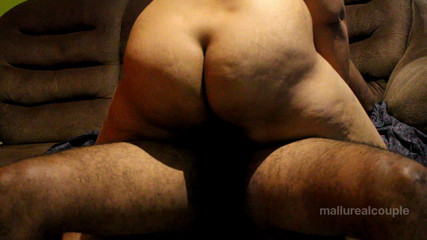 मल्लू पत्नी गाय लड़की की स्थिति में कड़ी मेहनत कर रही है