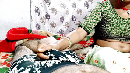 दुनिया का सबसे अच्छा मुख-मैथुन मेरी भाभी मुझे देती है। जब सौतेला भाई घर में नहीं हो तो कैमरा बंद करें