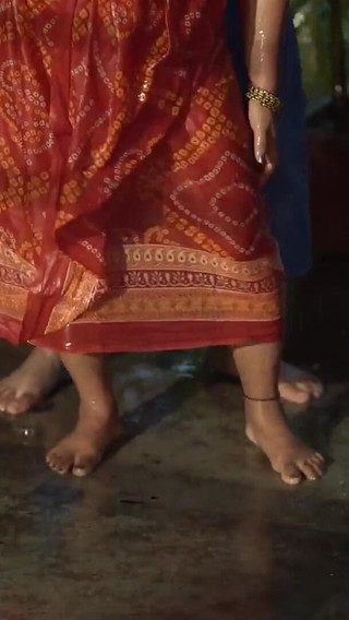 शरारती भाभी का देवर के साथ बारीश सेक्स