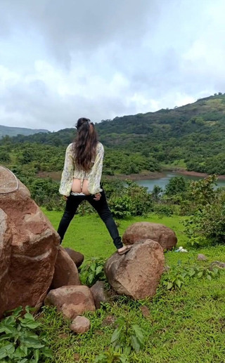 नवीनतम आउटडोर एक्सपोज़्ड और टीज़ वीडियो