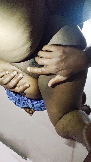 टॉप पर मल्लू गर्ल ड्राइविंग