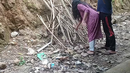 देसी पड़ोसी स्टेपाउंटी को थोड़ी सी मदद के बदले में चोदा गया